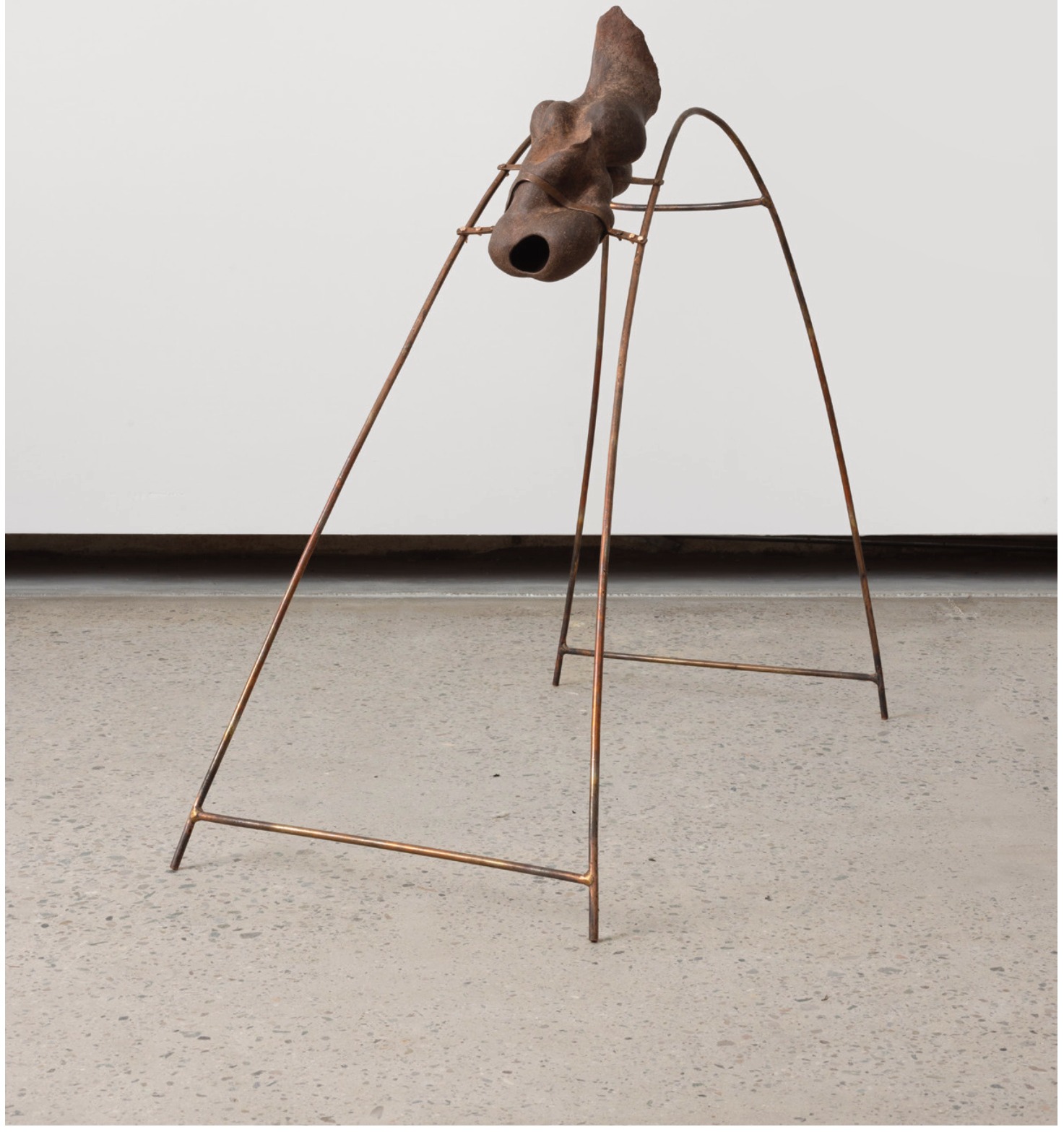 解群《骨合泥 - 笼中桥》Sculpture 102x103x24cm 2025