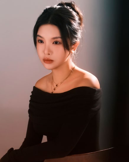 郑涵月 肖像 Aleza ZHENG portrait
